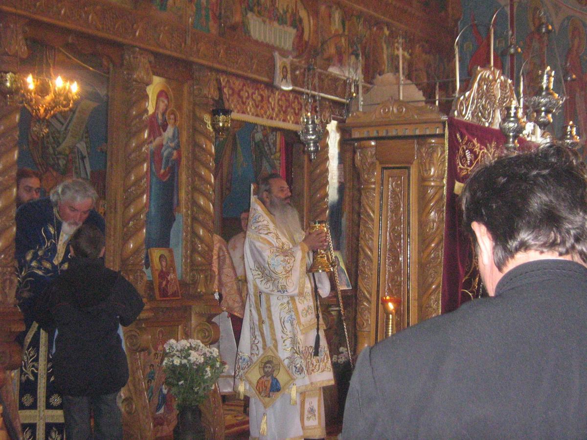 Sf.Liturghie Arhieresca Topile