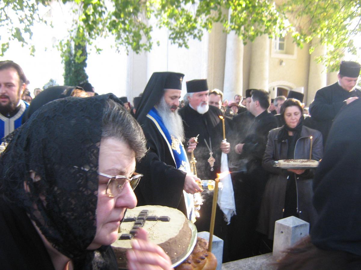 Parastas la ctitorul Bis.Topile